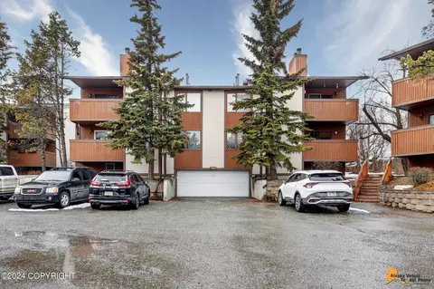 7230 Huntsmen Cir # 5E, Anchorage, AK 99518