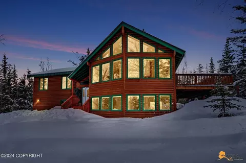 7718 Port Orford Dr, Anchorage, AK 99507