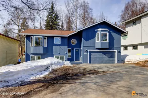 6908 Crawford St, Anchorage, AK 99502