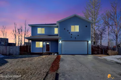1130 S Gurn Cir, Palmer, AK 99645