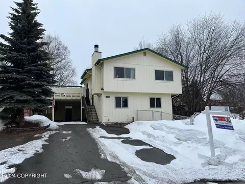 6921 Cheryl St, Anchorage, AK 99518