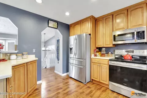 Kitchen - 19742 S Montague Loop, Eagle River, AK 99577 photo 3 of 4