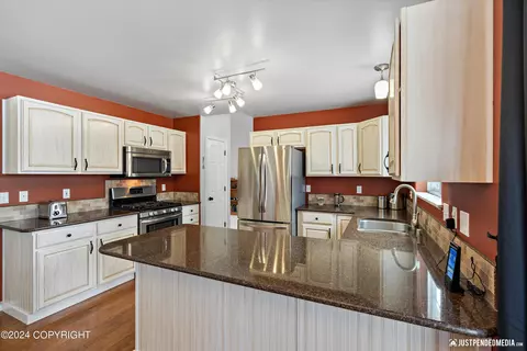 Kitchen - 16462 Nicoli Way, Eagle River, AK 99577 photo 2 of 4