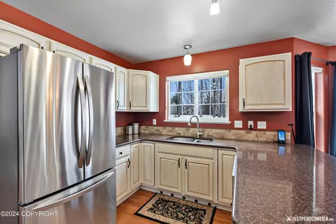 Kitchen - 16462 Nicoli Way, Eagle River, AK 99577 photo 3 of 4