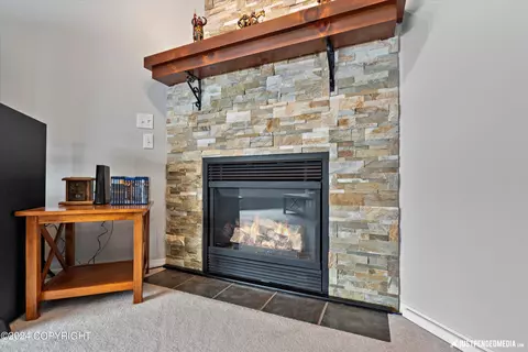 Living - 16462 Nicoli Way, Eagle River, AK 99577 photo 2 of 3