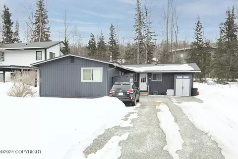 2657 Lee St, Anchorage, AK 99504
