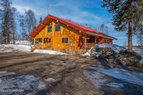 23250 S Rangeview Dr, Trapper Creek, AK 99683