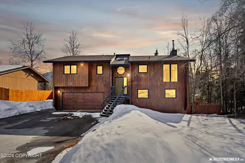 9508 Trinity Cir, Eagle River, AK 99577