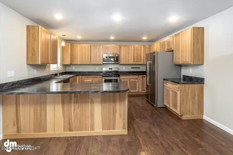 Kitchen - 22543 Judd Dr, Chugiak, AK 99567 photo 4 of 9