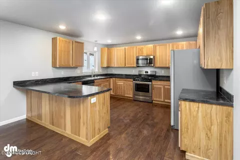 Kitchen - 22543 Judd Dr, Chugiak, AK 99567 photo 3 of 9