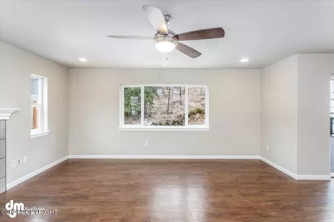 Living - 22543 Judd Dr, Chugiak, AK 99567 photo 2 of 4