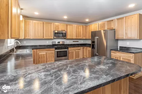 Kitchen - 22543 Judd Dr, Chugiak, AK 99567 photo 5 of 9