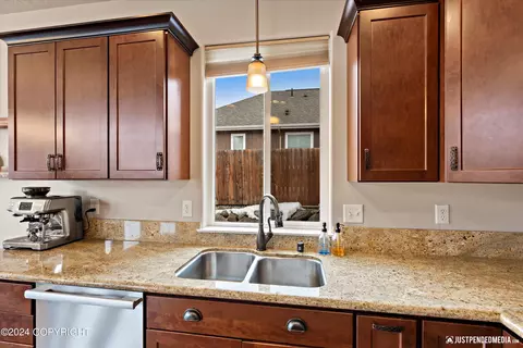 Kitchen - 10951 Splendor Loop, Eagle River, AK 99577 photo 2 of 3