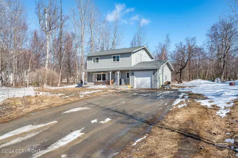 4785 N Almaden Dr, Palmer, AK 99645