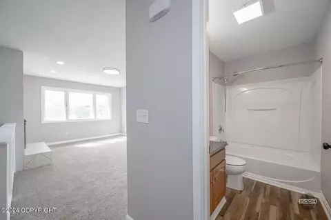 Bath - 9460 Canton Loop, Anchorage, AK 99515 photo 3 of 4