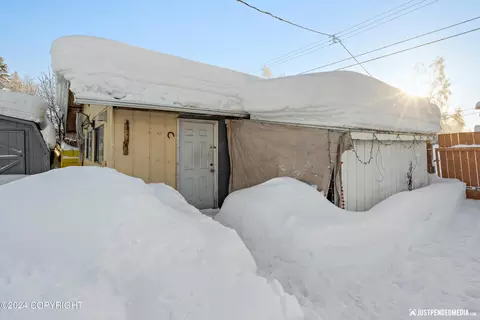 Exterior - 4310 E 4th Ave, Anchorage, AK 99508 photo 3 of 5