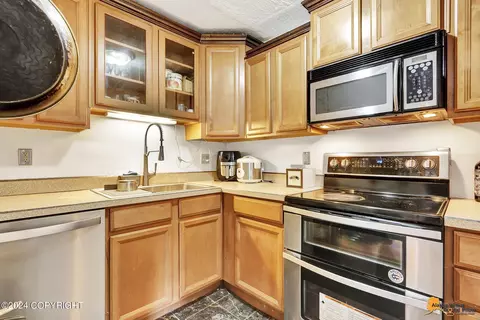 3000 W Northern Lights Blvd # 7D, Anchorage, AK 99517