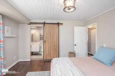 Bedroom - 19510 Third St, Eagle River, AK 99577 photo 2 of 9
