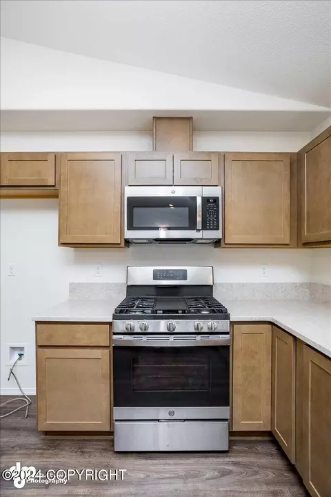 Kitchen - 7360 E Obsidian Loop, Wasilla, AK 99654 photo 6 of 8