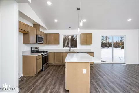 Kitchen - 7360 E Obsidian Loop, Wasilla, AK 99654 photo 4 of 8