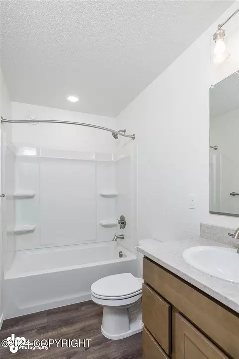 Bath - 7360 E Obsidian Loop, Wasilla, AK 99654 photo 2 of 3