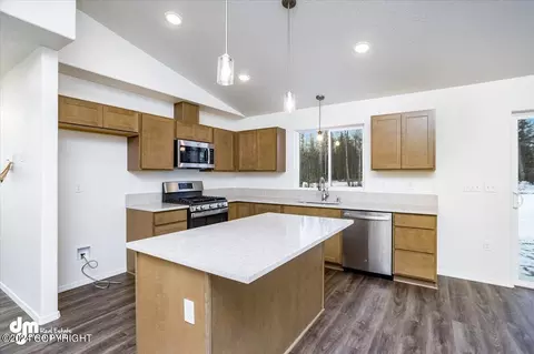 Kitchen - 7360 E Obsidian Loop, Wasilla, AK 99654 photo 3 of 8