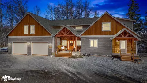 1376 N Joanne Cir, Palmer, AK 99645