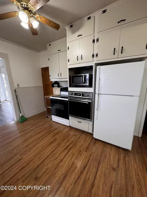 Kitchen - 302 Webber St, Wrangell, AK 99929 photo 1 of 2