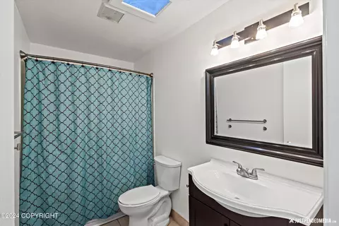 Bath - 16951 Baronoff Ave, Eagle River, AK 99577 photo 1 of 2