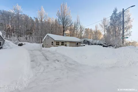 1617 Atkinson Dr, Anchorage, AK 99504 photo 2