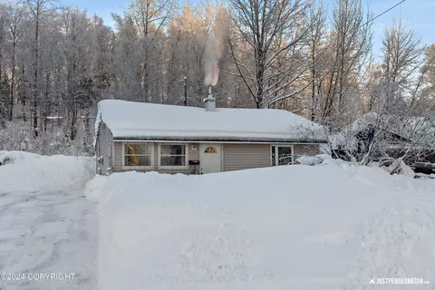 1617 Atkinson Dr, Anchorage, AK 99504 photo 3
