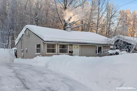 1617 Atkinson Dr, Anchorage, AK 99504