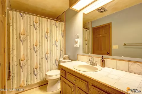 Bath - 11833 Lugene Ln, Eagle River, AK 99577 photo 2 of 6