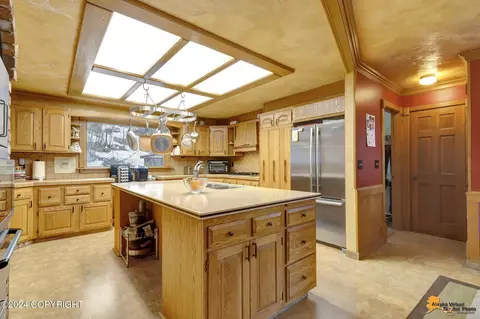 Kitchen - 11833 Lugene Ln, Eagle River, AK 99577 photo 6 of 7