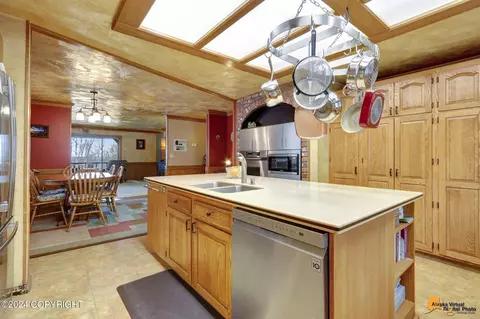 Kitchen - 11833 Lugene Ln, Eagle River, AK 99577 photo 5 of 7