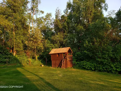 Exterior - 11833 Lugene Ln, Eagle River, AK 99577 photo 26 of 30