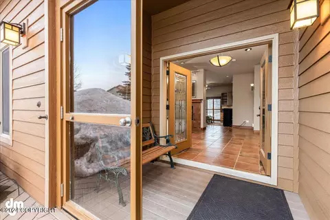 11585 Tulin Park Loop, Anchorage, AK 99516