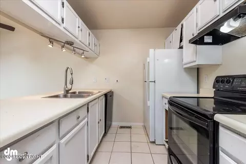 1847 Bellevue Loop, Anchorage, AK 99515 photo 3