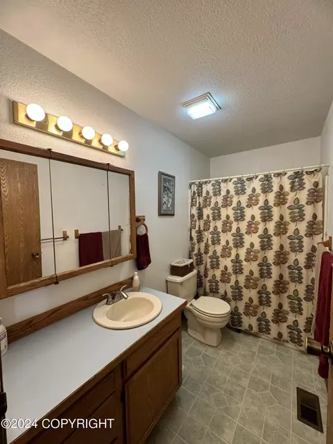 Bath - 2008 Dora Way, Seward, AK 99664 photo 1 of 1
