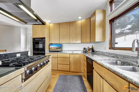 Kitchen - 8301 E 130th Ave, Anchorage, AK 99516 photo 2 of 6