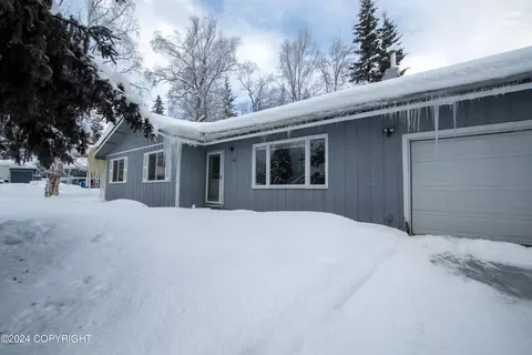 10611 Sanford Cir, Eagle River, AK 99577