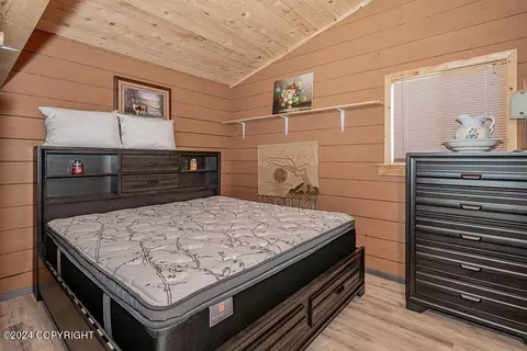Bedroom - 67470 Fishhook Rd, Ninilchik, AK 99639 photo 1 of 3
