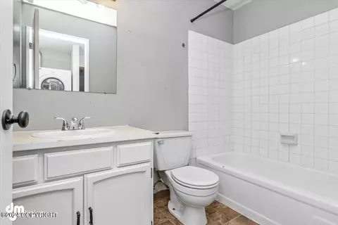 241 Mccarrey St # 3, Anchorage, AK 99508 photo 11
