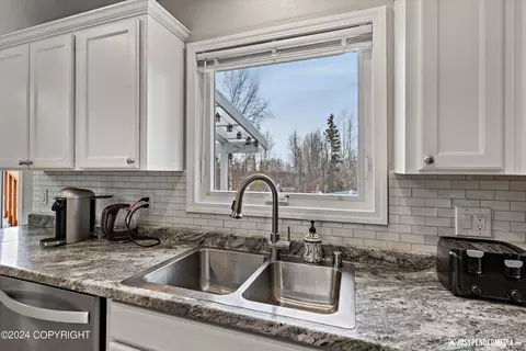 6045 Staedem Dr, Anchorage, AK 99504 photo 17