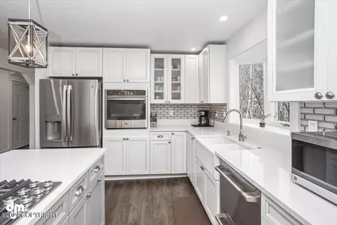21641 Graybill St, Chugiak, AK 99567