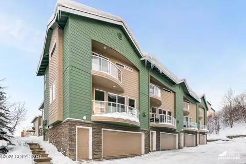 643 Pacific Pl # 4, Anchorage, AK 99501