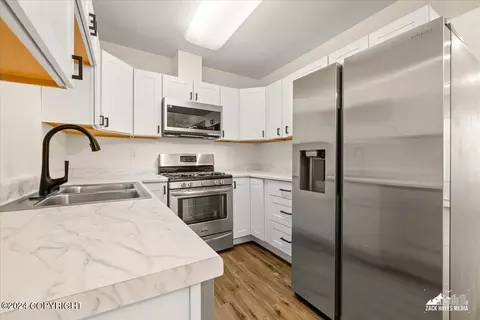 9214 Strathmore Dr, Anchorage, AK 99502
