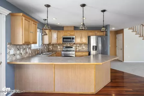 Kitchen - 13509 Vasili Dr, Eagle River, AK 99577 photo 9 of 9
