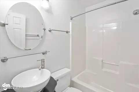 Bath - 13509 Vasili Dr, Eagle River, AK 99577 photo 8 of 8