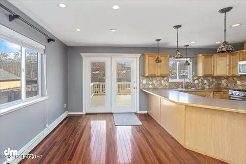 Kitchen - 13509 Vasili Dr, Eagle River, AK 99577 photo 2 of 9